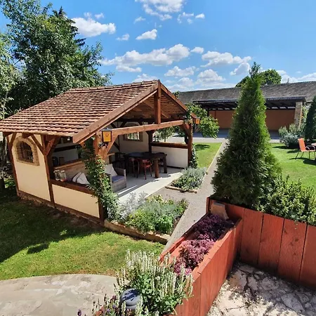 Casa Mama Met Prive Zwembad *