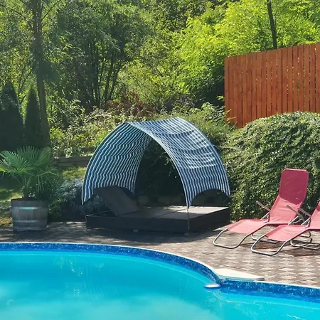 Casa Mama Met Prive Zwembad * Monyorod
