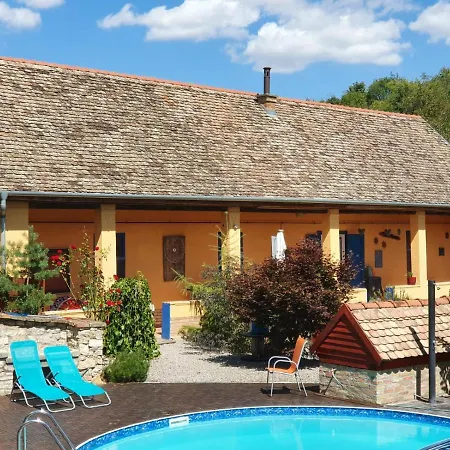 Casa Mama Met Prive Zwembad